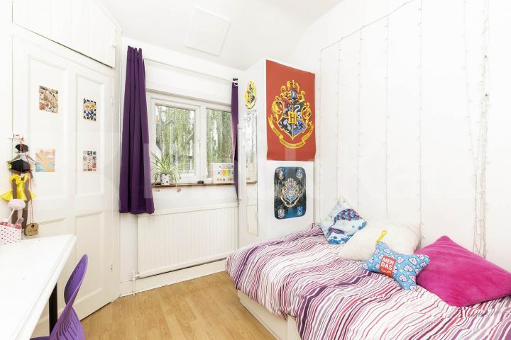 beautiful 3/4 bedroom house that will make the ideal home for a family Fairlawn Ave, East Finchley 